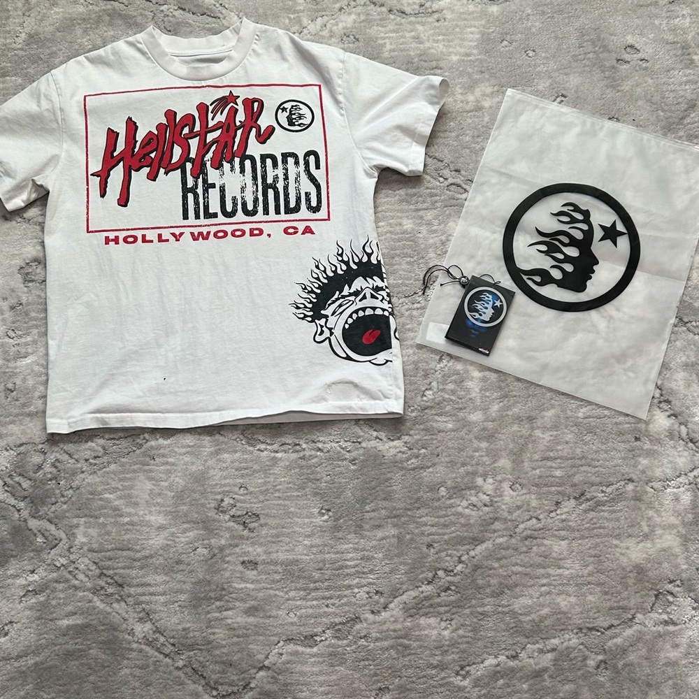 Hellstar tee size small with bags and tags*working nfc*